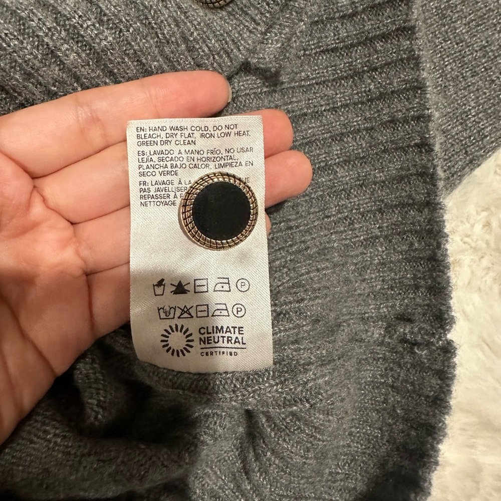 Reformation Hana Cashmere Sweater Cardigan in XS - Picture 3 of 10